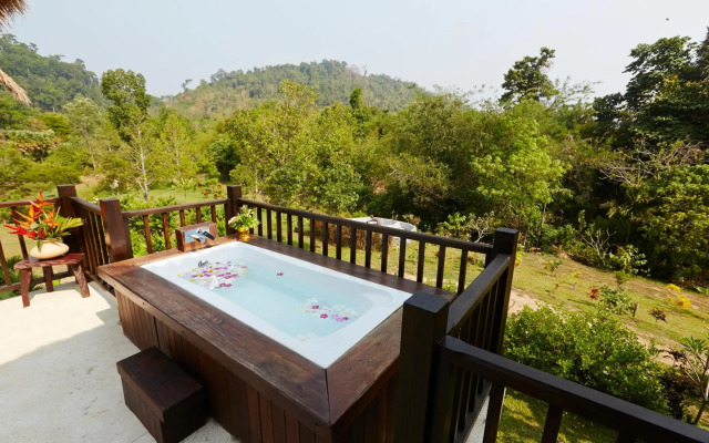 Wareerak Hot Spring & Wellness