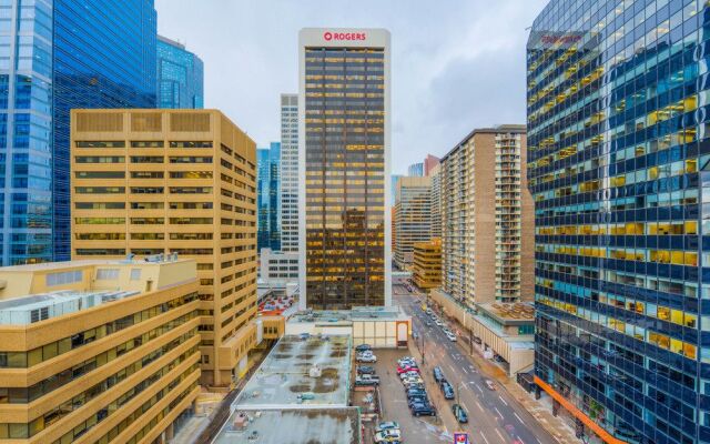 Coast Calgary Downtown Hotel & Suites by APA