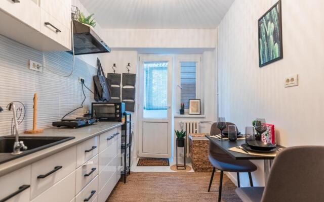 Jungle Apartment 15 Min Walk to Beach & Downtown
