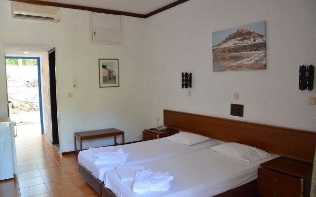 Ladiko Hotel And Bungalows
