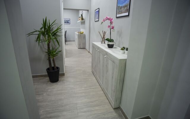 Re Carlo Rooms
