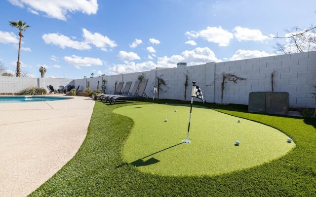 Open Floor Mesa Gable Vacation Home with Heated Pool by Redawning