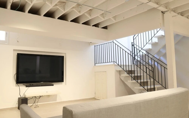 Gorgeous Mansion by Caesarea's Greatest Beach-hosted by Sweetstay