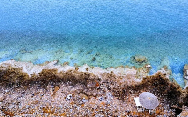 Tholos Alexandra's Beachfront House