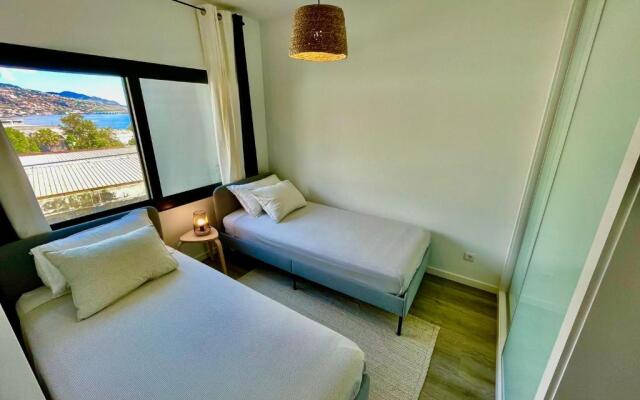 Ocean Cliff Apartment