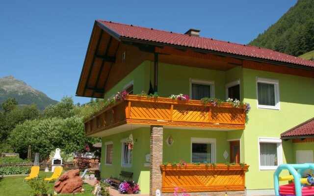 Newly Furnished Appartment at the Mouth of the Poller Valley National Park