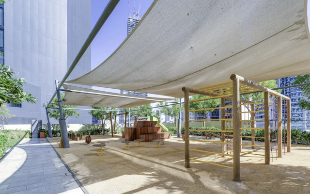 Sleek 1BR in Burj Royale with Canal View