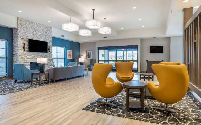 Comfort Suites Grandview - Kansas City