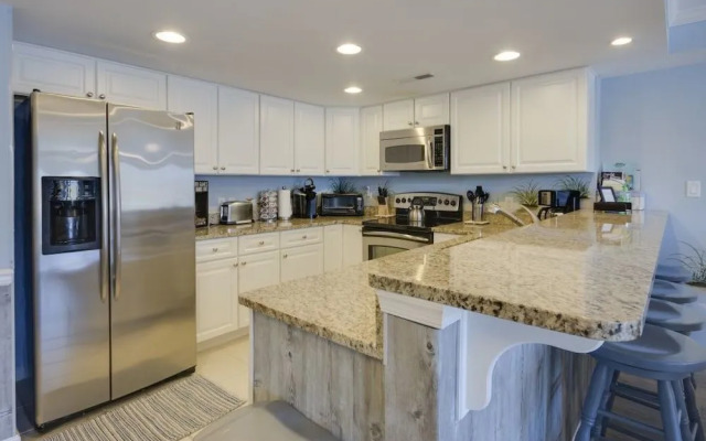 Bel Mare 103 by RedAwning