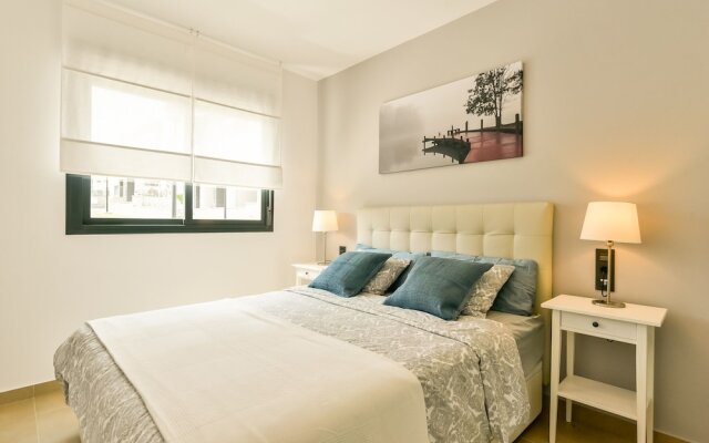 Oasis Beach IX - Amelie