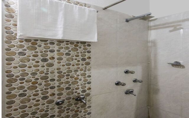 Collection O 12362 Hotel Emerald Park