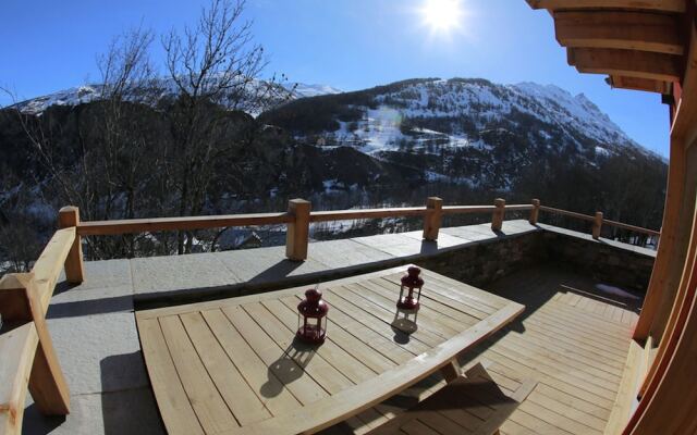 Luxury Chalet in Valloire With Wood Burning Stove and spa