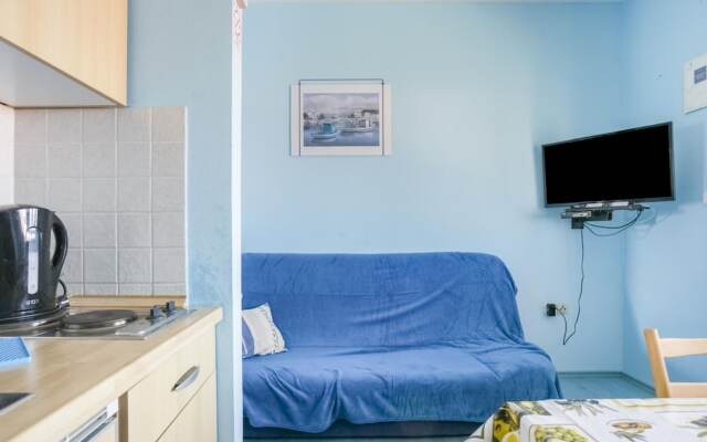 Lovely Apartment in Pirovac With Balcony