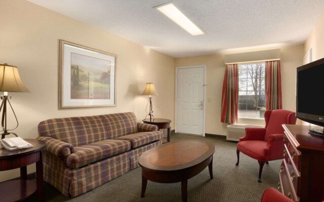 Baymont Inn and Suites Salem Roanoke Area