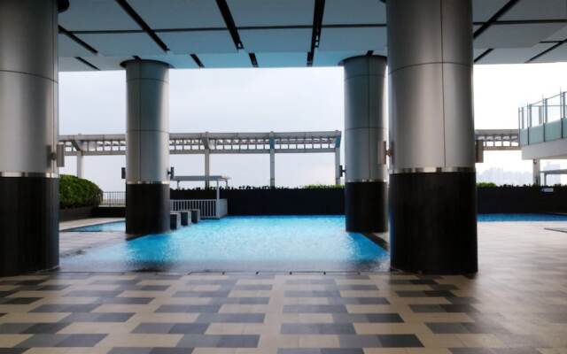 Pool View Cosmo Terrace Apartment at Thamrin City