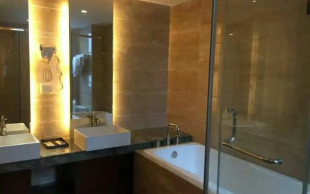 Moon River Lake View Villa