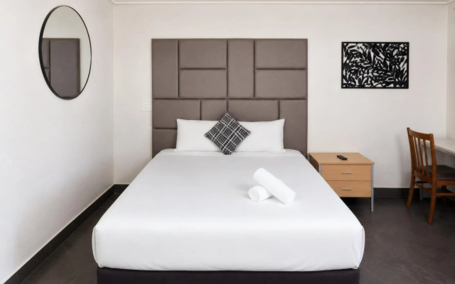 Gladstone CBD Motel – Guest Rooms – Gladstone