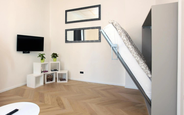 The Apartment House - Mezibranska