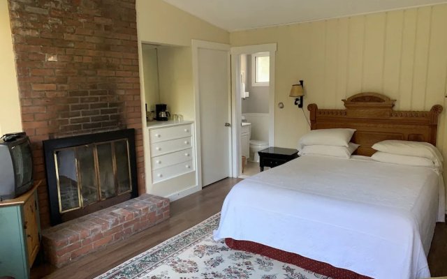 Lovett's Inn and Restaurant