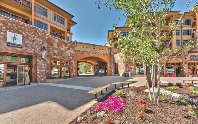 Sundial C006-005a 3BR