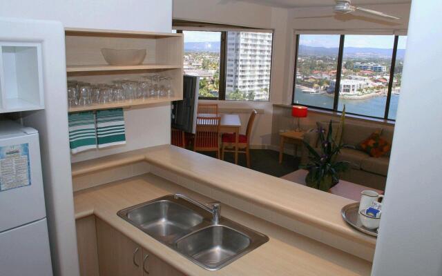 Tiki Hotel Surfers Paradise