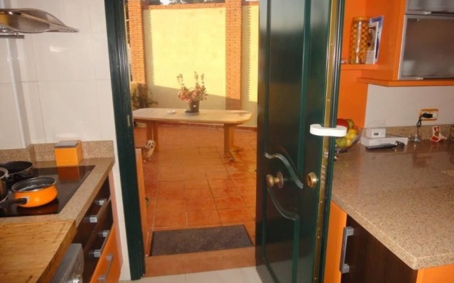 Malaga 101404 4 Bedroom Villa By Mo Rentals