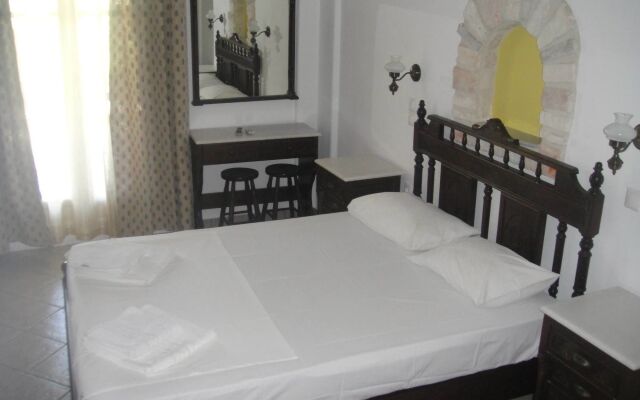 Maistrali Studios & Apartments
