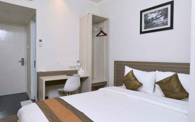 Daima Gardenstay – Guest Rooms – Padang