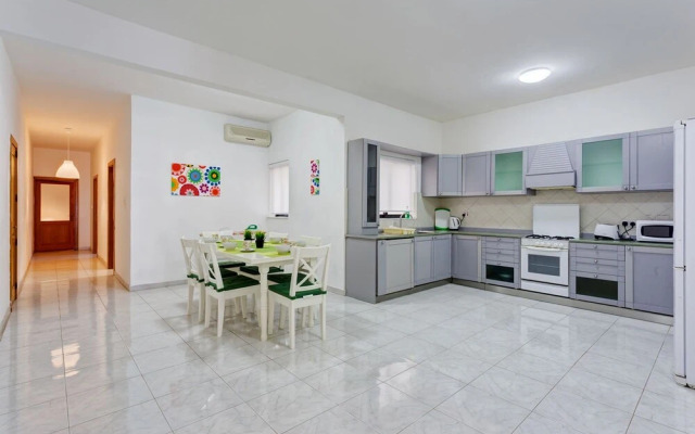 Seafront Apartment in Sliema wt Breathtaking Views
