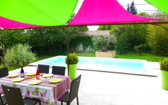 Villa With 3 Bedrooms in Lirac, With Private Pool, Enclosed Garden and