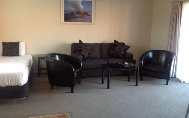 Pacific Coast Motor Lodge