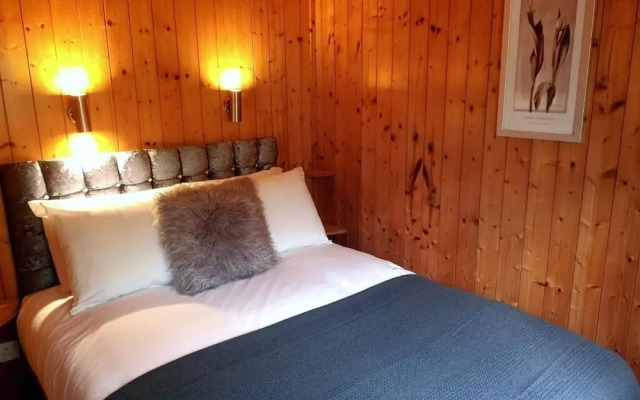 Squirrel Lodge Hot Tub