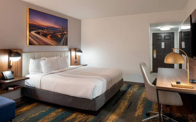 La Quinta Inn & Suites by Wyndham Seattle Sea-Tac Airport