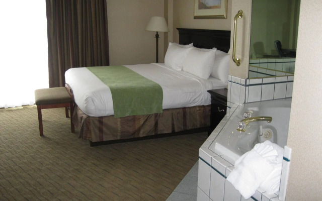 The Plaza Hotel & Suites