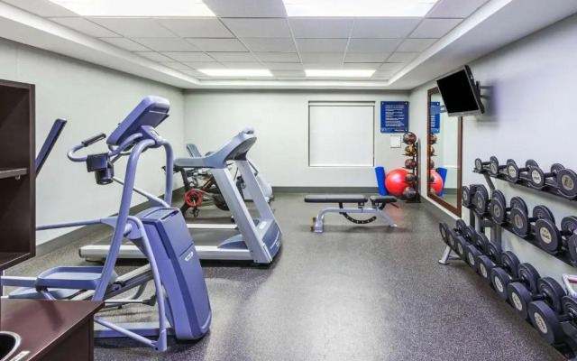 Hampton Inn & Suites Tulsa-Woodland Hills Hotel