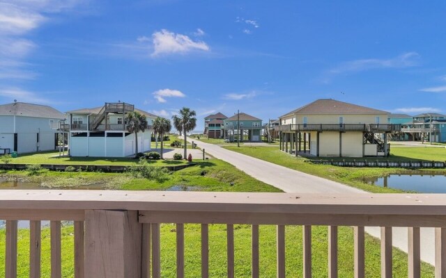 Windsical Escape 2 Bedroom Home by RedAwning