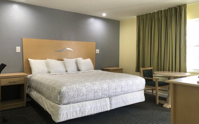 Chisholms Motor Inn
