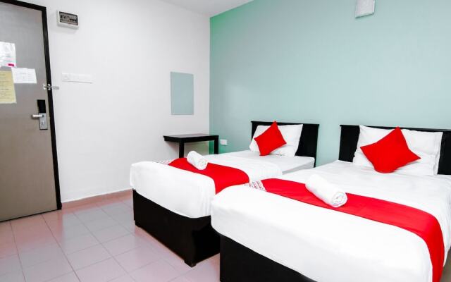 OYO 816 Hotel De Kiara