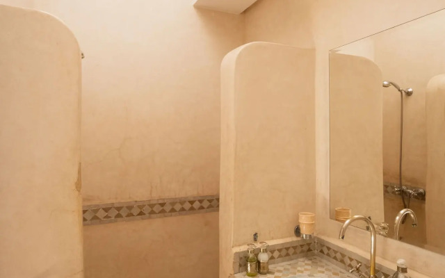 Riad of the Moon