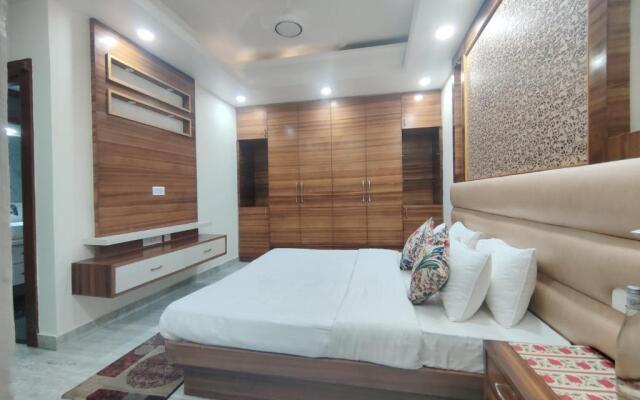 MOON3BHK By Wabi Sabi Stays
