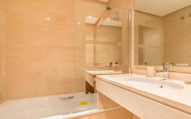 2214-Modern apt with private beach
