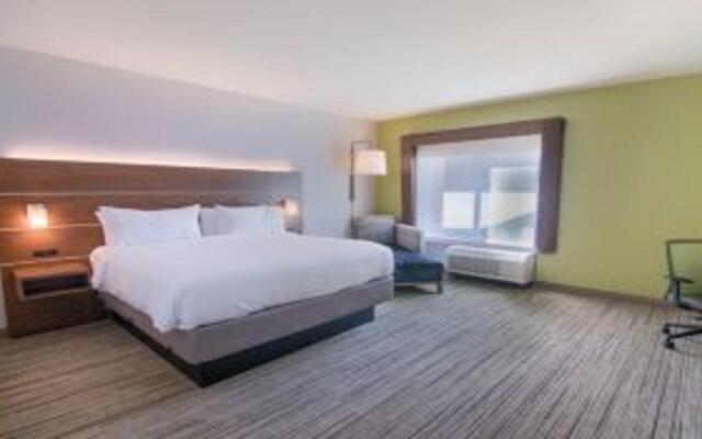 Holiday Inn Express Hotel & Suites Quincy I-10 by IHG