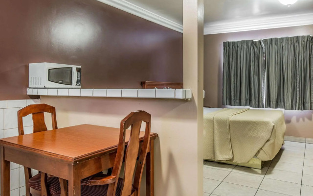 Rodeway Inn