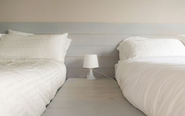 Ha'Penny Bridge Apartments