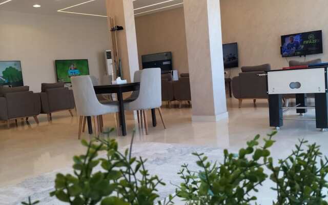 Grand Plaza Hotel