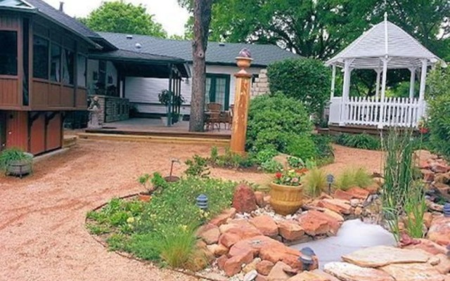 Granbury Gardens Bed and Breakfast