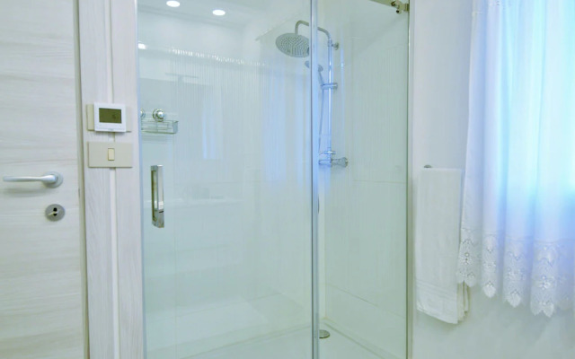 Stellar Apartment in Miane With Shared Swimming Pool