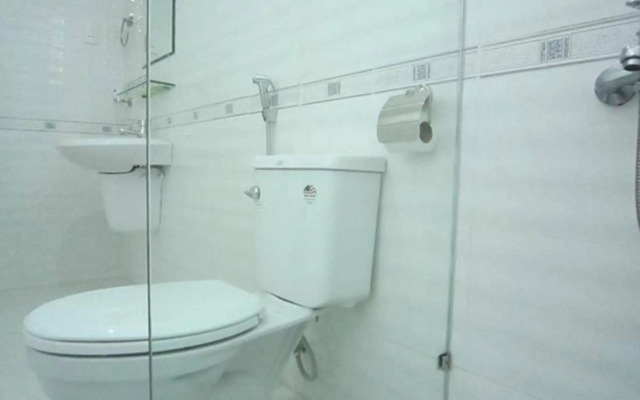 RedDoorz Anh Ngoc Hotel
