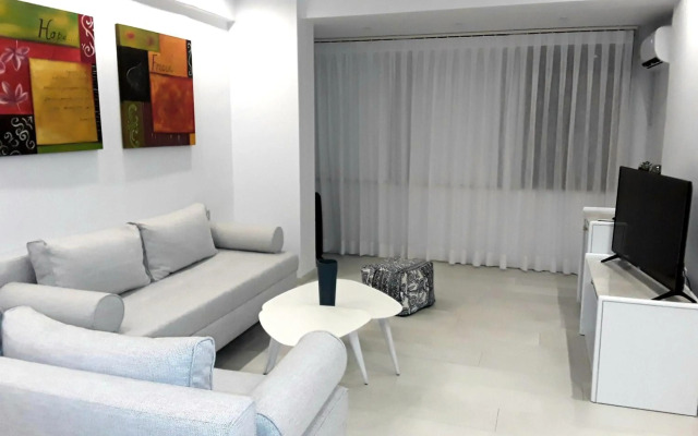 Cavo Seaside Suites