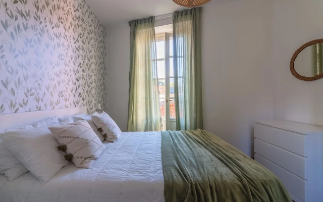 Green Rose by Wonderful Italy